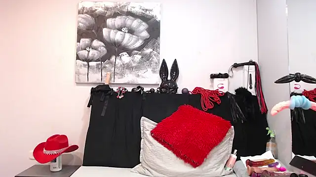 DonnaJoness online show from March 19, 8:35 pm