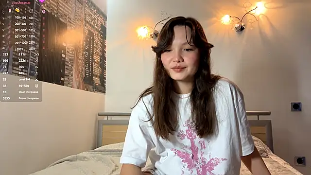 KiraVelvet online show from September 9, 9:31 am