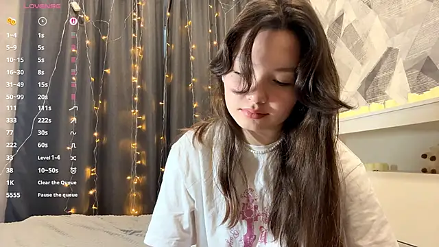 KiraVelvet online show from December 2, 9:47 am