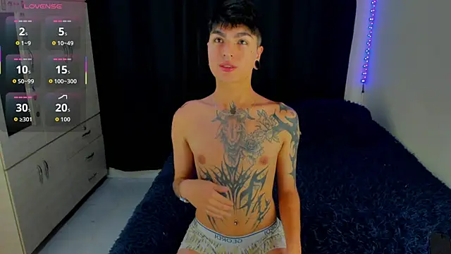 Dark luckyyy online show from November 4, 8:08 pm