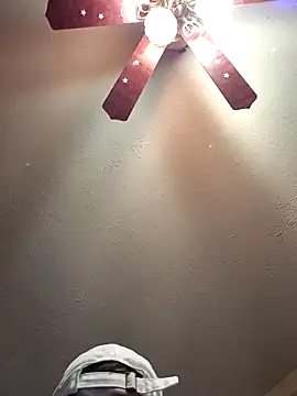 Snapshot of mresquared chatting on February 20, 11:49 pm mresquared online show from February 20, 11:49 pm