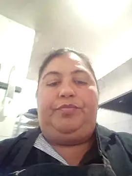 curvy diva  online show from December 15, 9:19 pm