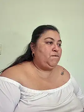 curvy diva  online show from February 14, 2:14 pm