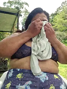 curvy diva  online show from March 7, 5:54 pm