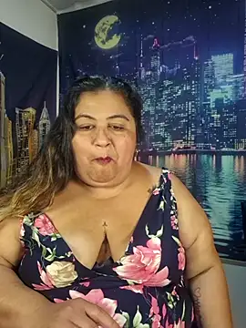 curvy diva  online show from April 12, 2:55 pm