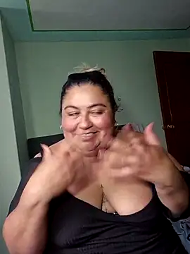 curvy diva  online show from April 15, 9:26 pm