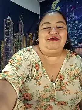 curvy diva  online show from April 18, 10:08 am