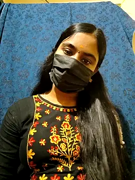 mini-queen online show from December 20, 3:30 pm