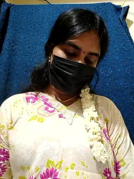 mini-queen online show from May 15, 3:30 pm