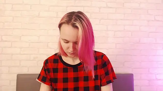 Ericha Stone online show from November 18, 8:08 am