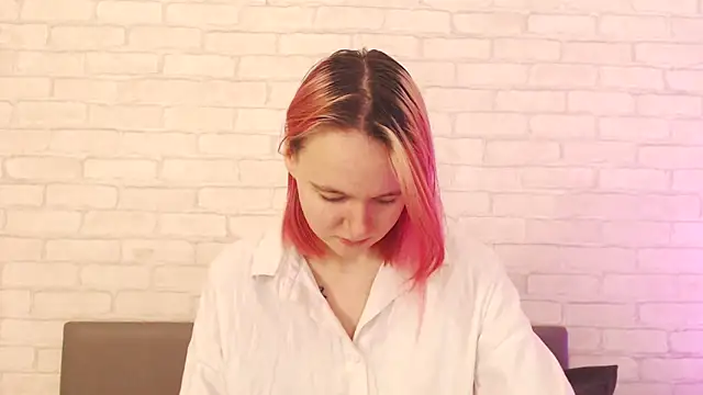 Ericha Stone online show from November 30, 2:15 am