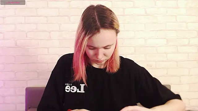 Ericha Stone online show from February 14, 2:19 am