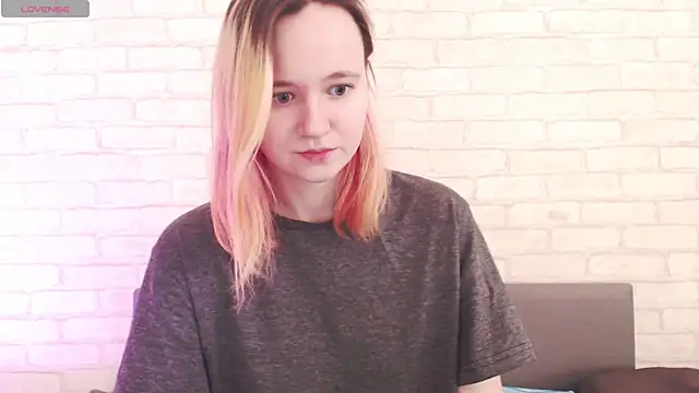 Ericha Stone online show from March 31, 8:04 am