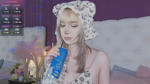 cutetomie online show from February 7, 9:18 pm