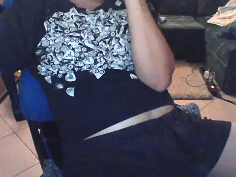 Snapshot of LiveYourDreams chatting on July 19, 8:23 pm LiveYourDreams online show from July 19, 8:23 pm