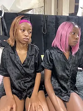 SexyPetitex25 online show from March 24, 7:08 pm