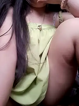 EllaMay22 online show from April 3, 3:48 am