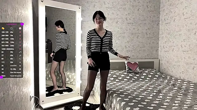 Snapshot of FakeLamb chatting on October 7, 6:05 pm FakeLamb online show from October 7, 6:05 pm