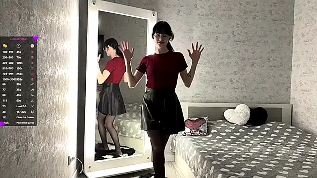 Snapshot of FakeLamb chatting on October 9, 9:13 pm FakeLamb online show from October 9, 9:13 pm