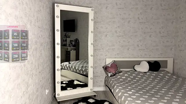 Snapshot of FakeLamb chatting on November 10, 9:03 pm FakeLamb online show from November 10, 9:03 pm