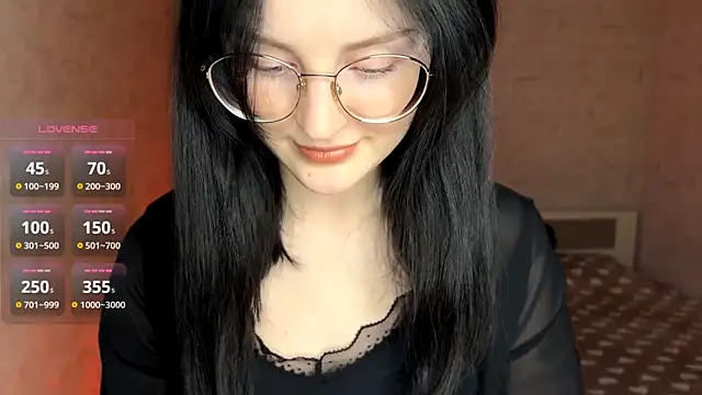 Snapshot of FakeLamb chatting on February 9, 9:08 pm FakeLamb online show from February 9, 9:08 pm