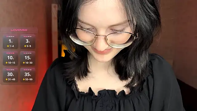 Snapshot of FakeLamb chatting on February 25, 9:13 pm FakeLamb online show from February 25, 9:13 pm