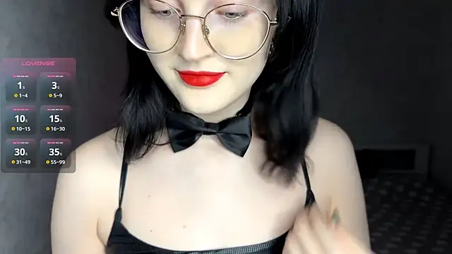 FakeLamb online show from April 4, 9:12 pm