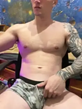 Snapshot of fronkie9384 chatting on March 18, 7:06 pm fronkie9384 online show from March 18, 7:06 pm