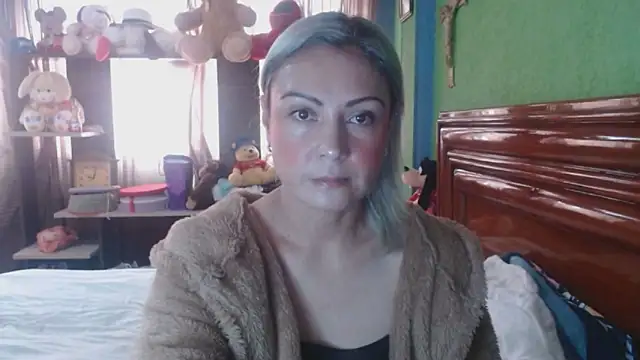  Charlize theron  online show from January 7, 8:55 pm