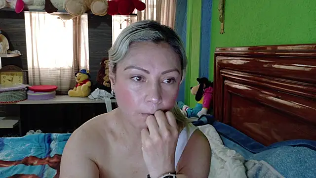  Charlize theron  online show from February 7, 8:45 pm