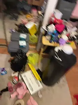 hotgirlkk1 online show from April 16, 6:19 pm