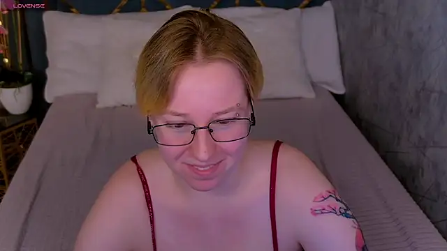 AlexandraGreen online show from June 6, 9:08 pm