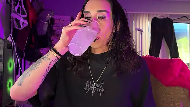 xoFrankie online show from January 8, 10:34 pm