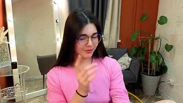 Albi Glow online show from March 18, 5:49 pm