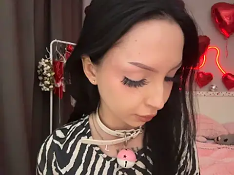 Lina Thornton  online show from July 28, 4:39 pm