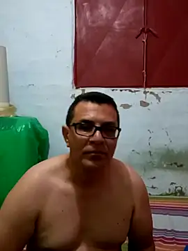 Snapshot of voyerista50 chatting on September 25, 5:33 am voyerista50 online show from September 25, 5:33 am