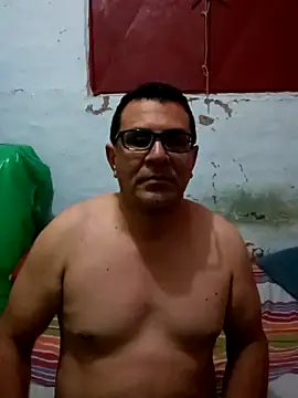 Snapshot of voyerista50 chatting on October 4, 6:00 am voyerista50 online show from October 4, 6:00 am