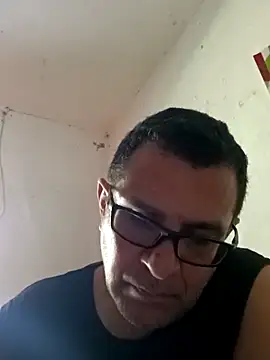 Snapshot of voyerista50 chatting on November 21, 7:23 pm voyerista50 online show from November 21, 7:23 pm