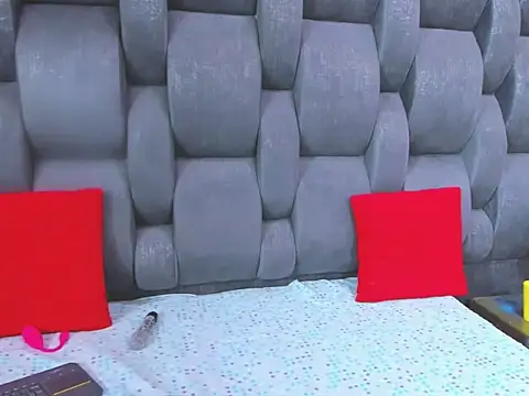 Snapshot of valerythompsonper chatting on January 16, 7:29 pm valerythompsonper online show from January 16, 7:29 pm