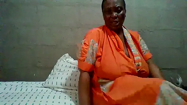 lolla01sweetness online show from April 18, 12:42 pm