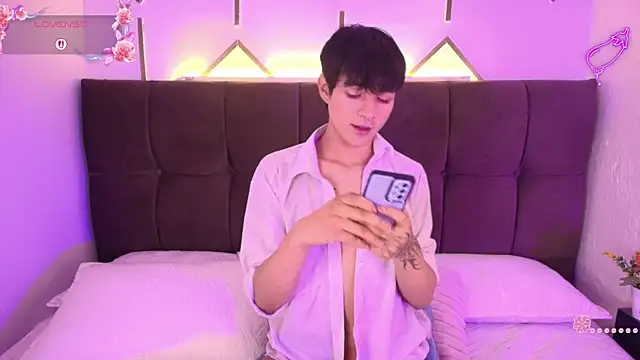 AleAurarashi online show from April 9, 4:12 am