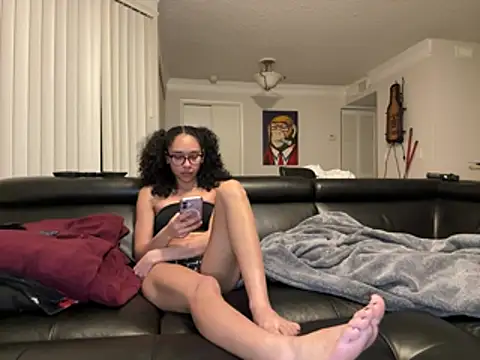 Snapshot of cupcakemia chatting on April 16, 1:17 am cupcakemia online show from April 16, 1:17 am