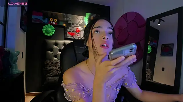 miIa bratz online show from February 28, 9:49 pm