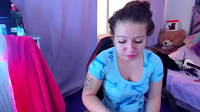 Luna Analya online show from April 18, 1:37 pm