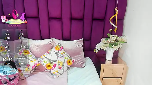 megannherrera online show from December 22, 12:24 pm