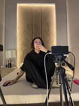 VioletAsh online show from February 9, 4:16 am