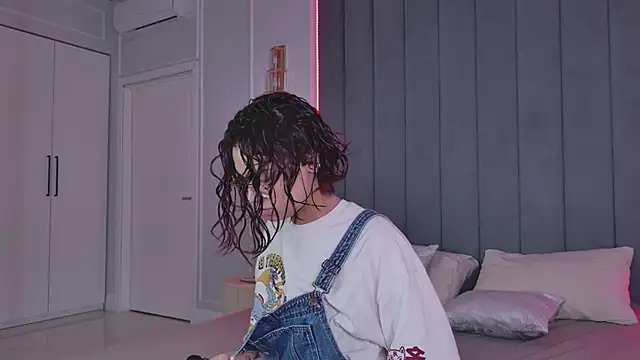 VioletAsh online show from May 21, 4:30 am
