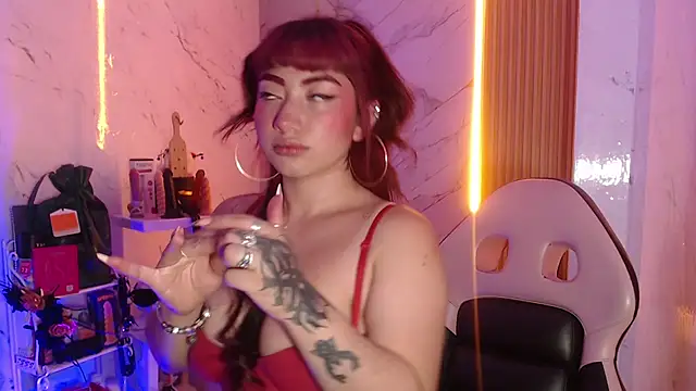 Snapshot of Sophia_tf chatting on February 13, 3:57 am Sophia tf online show from February 13, 3:57 am