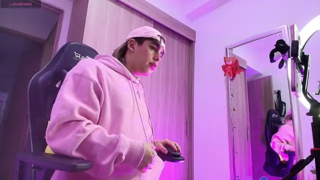 Snapshot of brunothompson3 chatting on October 23, 4:23 am brunothompson3 online show from October 23, 4:23 am