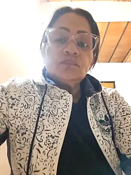 Vickysweeeettt online show from March 30, 11:39 pm